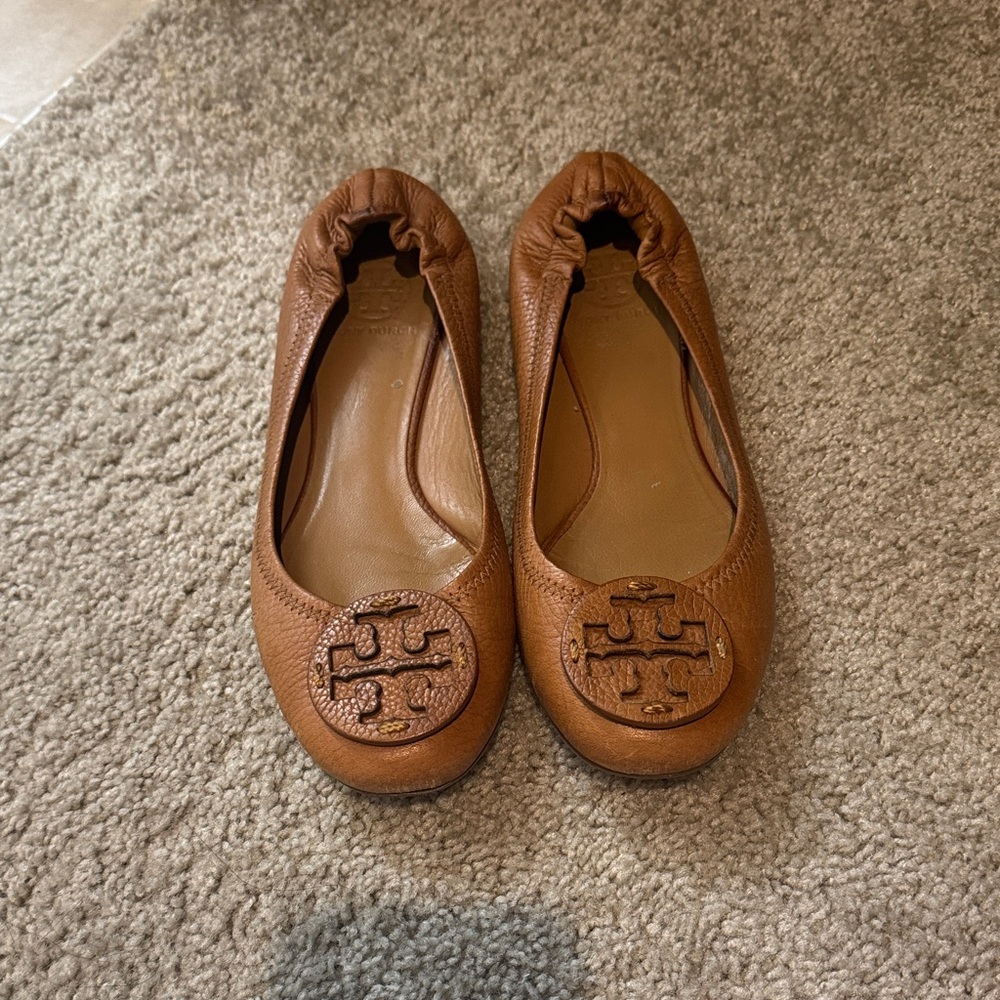 Tory Burch Tan Leather Flats with Logo